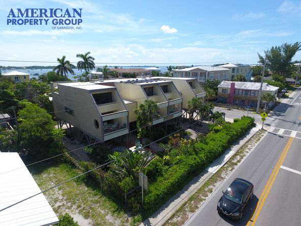 The Bird's Nest Vacation Rentals: 403 Gulf Dr S, Bradenton Beach, FL 34217